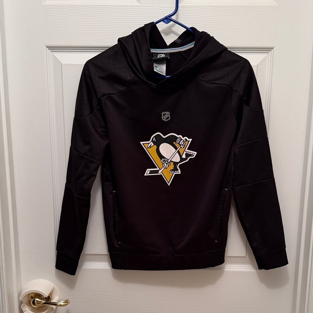 NHL Pittsburgh Penguins Black and Gold Kids Hoodie Size Medium (10/12)